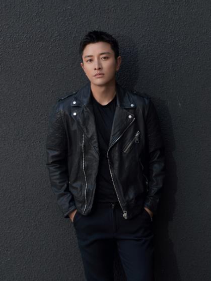 贾乃亮穿上皮衣亮相,型男魅力全面爆发,李小璐后悔了吗_高清图集_新浪