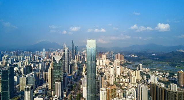 环境人口容量_从深圳的人口情况看,上海未来人口的容量其实还很大