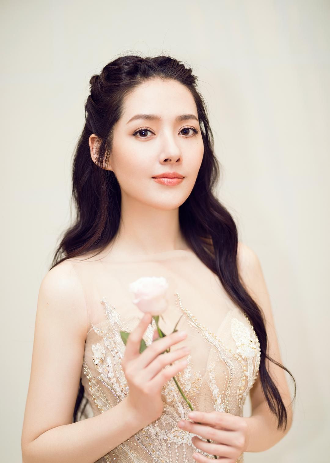 我的拳王男友向佐挑战硬汉形象杜女郎王可如唱跳俱佳