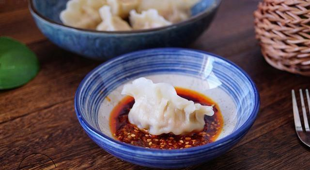 从饺子蘸料看南北方的习俗河北人爱大蒜最豪横的属东北人