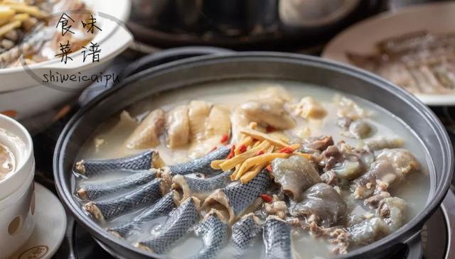 天下第一汤"龙虎凤",它的食材选料颇有讲究,普通人敢看不敢吃