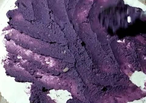 原来把山药和紫薯放在一起,居然能做出这么美味的中式糕点!休闲区蓝鸢梦想 - Www.slyday.coM 原来把山药和紫薯放在一起,居然能做出这么美味的中式糕点!休闲区蓝鸢梦想 - Www.slyday.coM