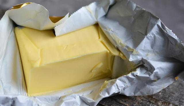 因为无盐黄油保留着原有的天然香气和淡淡的味道,所以更适合用于烘焙