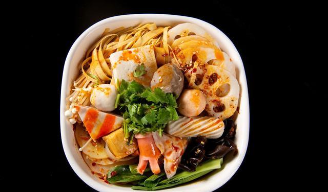 家庭版麻辣烫的做法,干净卫生,味道不错,比外面卖的好吃多了