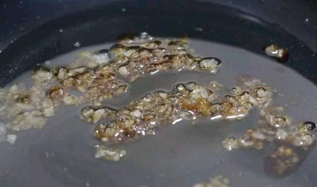 做红烧肉时不要再焯水了换成它红烧肉又软又烂还不油腻