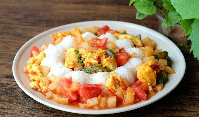 这个盖浇饭一周要做两三次 四种食材都是孩子爱吃的 营养又美味