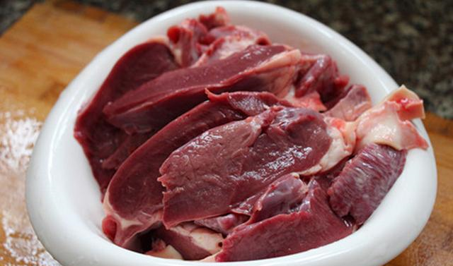 做红枣猪心汤要不要先焯水牢记这一步汤汁鲜美营养又滋补