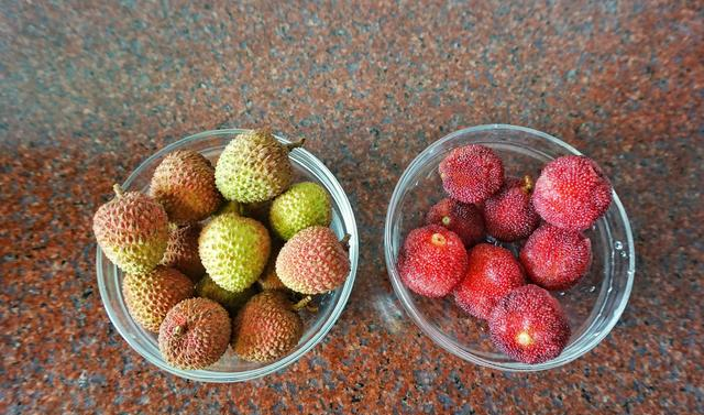 杨梅和荔枝我这样做,酸甜可口,比最近火爆的网红杨荔汤还要好喝休闲区蓝鸢梦想 - Www.slyday.coM 杨梅和荔枝我这样做,酸甜可口,比最近火爆的网红杨荔汤还要好喝休闲区蓝鸢梦想 - Www.slyday.coM