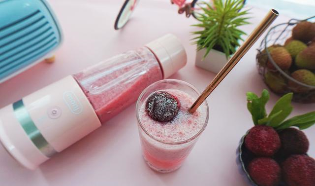 杨梅和荔枝我这样做,酸甜可口,比最近火爆的网红杨荔汤还要好喝休闲区蓝鸢梦想 - Www.slyday.coM 杨梅和荔枝我这样做,酸甜可口,比最近火爆的网红杨荔汤还要好喝休闲区蓝鸢梦想 - Www.slyday.coM