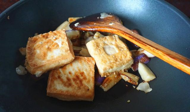 茄子这样炒，鲜香美味，连<a href=