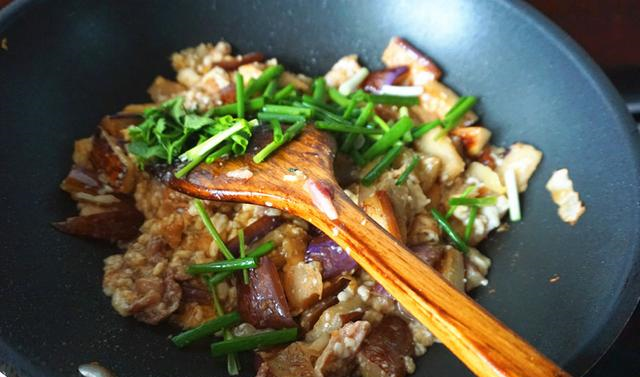 茄子这样炒，鲜香美味，连<a href=