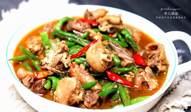 青椒烧鸡最好吃的做法,香辣开胃,下饭又下酒,一锅米饭不够吃|青椒