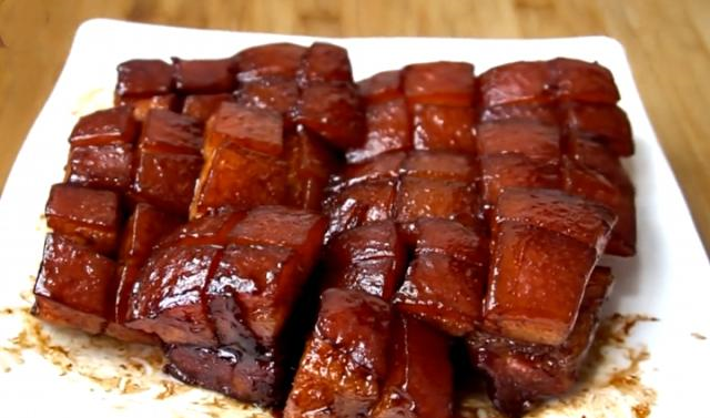 做红烧肉时熬糖液是大错特错教你正确做法肥而不腻又入味