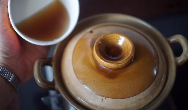 家里有干货腊味的统统翻出来，把它们做成煲仔饭，香得让人吃上瘾休闲区蓝鸢梦想 - Www.slyday.coM