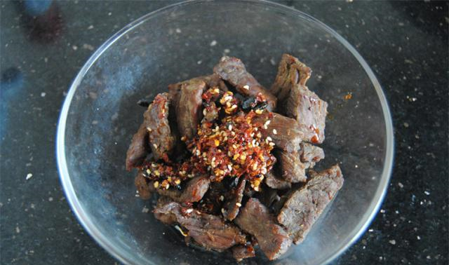 它是老公的下酒菜也是孩子的零食，香辣过瘾，吃一口根本停不下来休闲区蓝鸢梦想 - Www.slyday.coM
