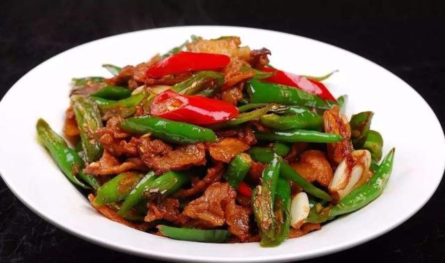 做辣椒炒肉时,什么时候放盐最好?别弄错了,弄错了又柴还不入味休闲区蓝鸢梦想 - Www.slyday.coM 做辣椒炒肉时,什么时候放盐最好?别弄错了,弄错了又柴还不入味休闲区蓝鸢梦想 - Www.slyday.coM