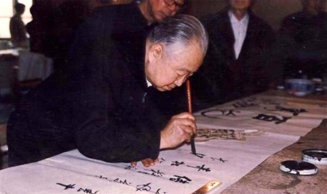 三指执笔和五指执笔各有什么优势 能否从书法风格中辨认出来 书法 手指头 毛笔 新浪新闻