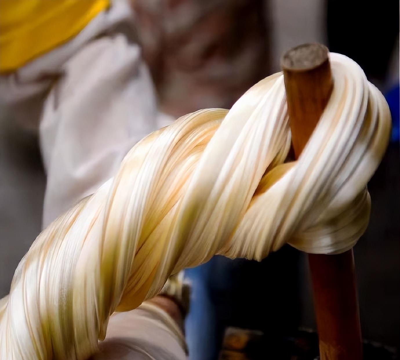 古镇特产龙须糖扯白糖