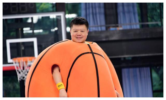 《奇葩说》的马东改行去打鼓了?马老师直播预告有大事!