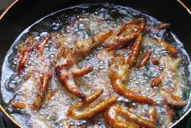 你爱吃的虎皮凤爪,原来是这样做出来的!蓬松软糯三个步骤就完成休闲区蓝鸢梦想 - Www.slyday.coM 你爱吃的虎皮凤爪,原来是这样做出来的!蓬松软糯三个步骤就完成休闲区蓝鸢梦想 - Www.slyday.coM