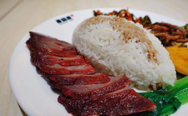 经典快餐叉烧肉盖饭汤汁浓郁肉质鲜嫩做法简单超容易