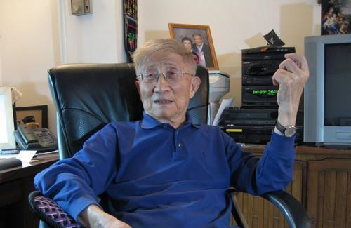 一个知识分子的理想主义坚守:晚年的穆旦和他的晚年诗歌__财经头条