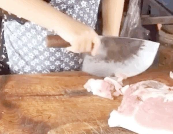 北方小伙第一次在南方市场买菜,付款后看到摊主傻眼了休闲区蓝鸢梦想 - Www.slyday.coM 北方小伙第一次在南方市场买菜,付款后看到摊主傻眼了休闲区蓝鸢梦想 - Www.slyday.coM