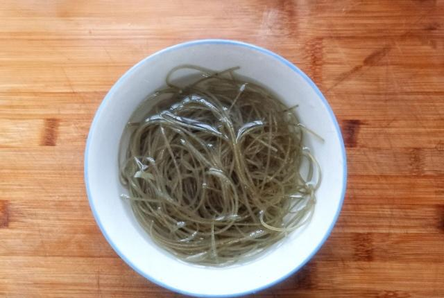 教你自制懒人版酸辣粉,3分钟搞定,鲜香酸辣,让你嗦一口就上瘾休闲区蓝鸢梦想 - Www.slyday.coM 教你自制懒人版酸辣粉,3分钟搞定,鲜香酸辣,让你嗦一口就上瘾休闲区蓝鸢梦想 - Www.slyday.coM