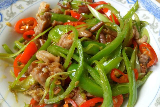 做辣椒炒肉时,什么时候放盐最好?别弄错了,弄错了又柴还不入味休闲区蓝鸢梦想 - Www.slyday.coM 做辣椒炒肉时,什么时候放盐最好?别弄错了,弄错了又柴还不入味休闲区蓝鸢梦想 - Www.slyday.coM