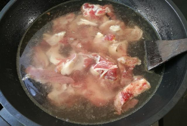 好吃的羊肉要这样做，摒弃繁杂的配料一锅焖，网友：真香休闲区蓝鸢梦想 - Www.slyday.coM