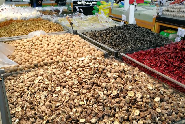 去超市买东西这8种食物记得优先营养足耐储存生活不受影响