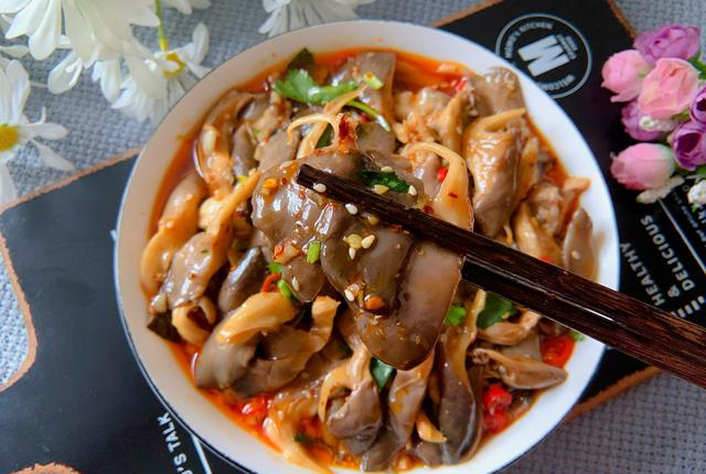 平菇还能这样做不炸不炒不炖香辣鲜嫩开胃天天吃都不腻