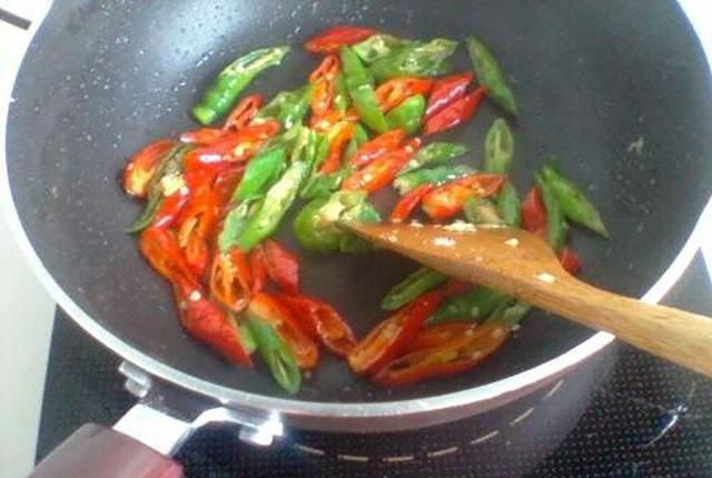 爱吃鱼的要注意了，这样做，鱼肉鲜香滑嫩，上桌不够吃休闲区蓝鸢梦想 - Www.slyday.coM