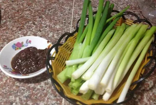 东北人喝酒必吃的4道“硬菜”，样样经典美味，南方人尝了都说好休闲区蓝鸢梦想 - Www.slyday.coM