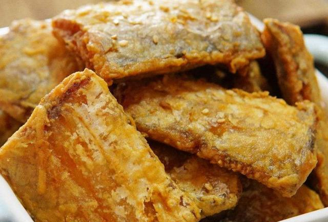 炸带鱼老师傅教你最香做法省时省力肉嫩皮不破香酥无腥味