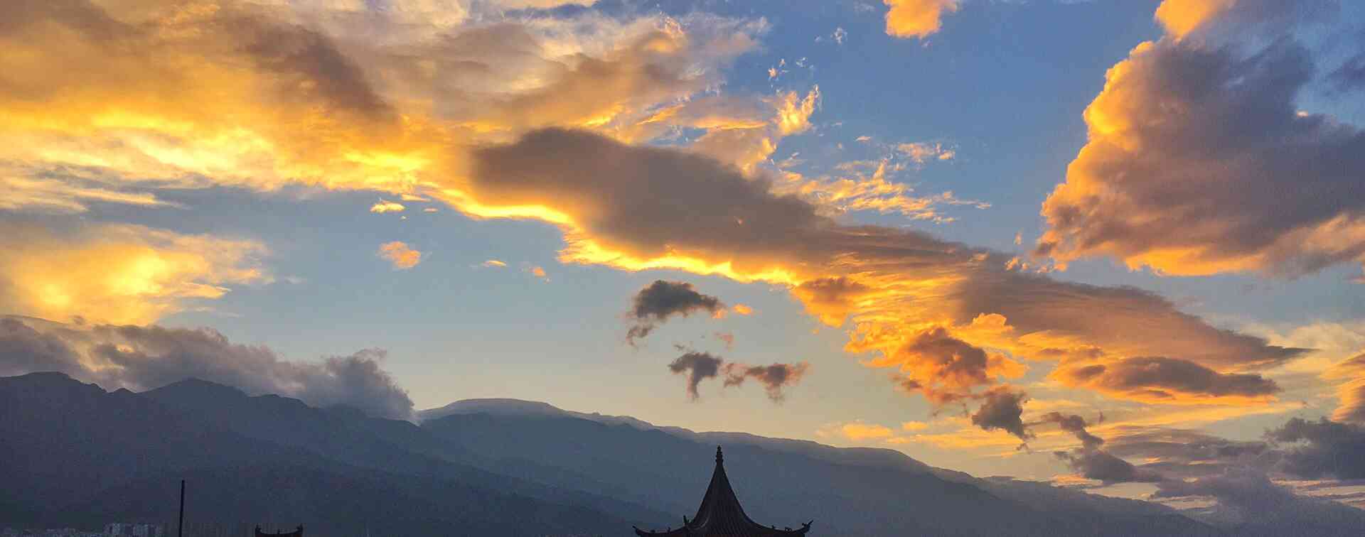 大理：上关花，下关风，苍山雪和洱海月
