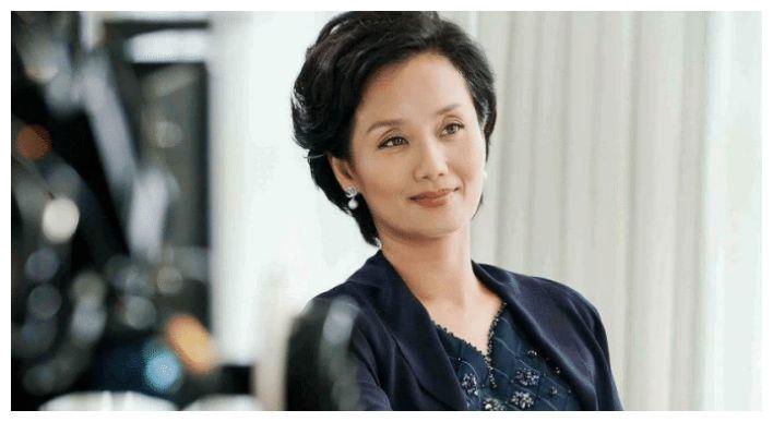 她是张翰的"母亲",将女儿培养成世界冠军,52岁气质不减当年