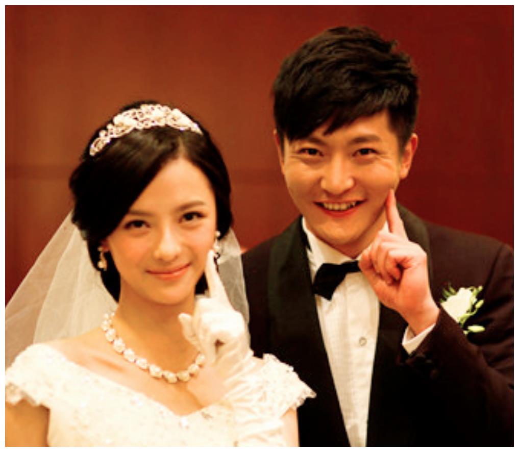 老婆竟是童年女神,难怪藏这么深|郭京飞|鲍莉_新浪新闻