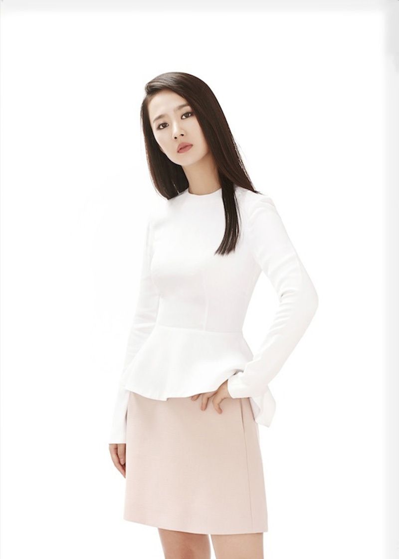 孙梅竞,娱乐圈影视女演员,眉宇间颇似老戏骨演员"林青霞"