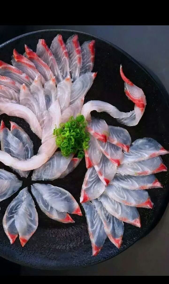 美仑美奂~生鱼片精致缥缈的造型