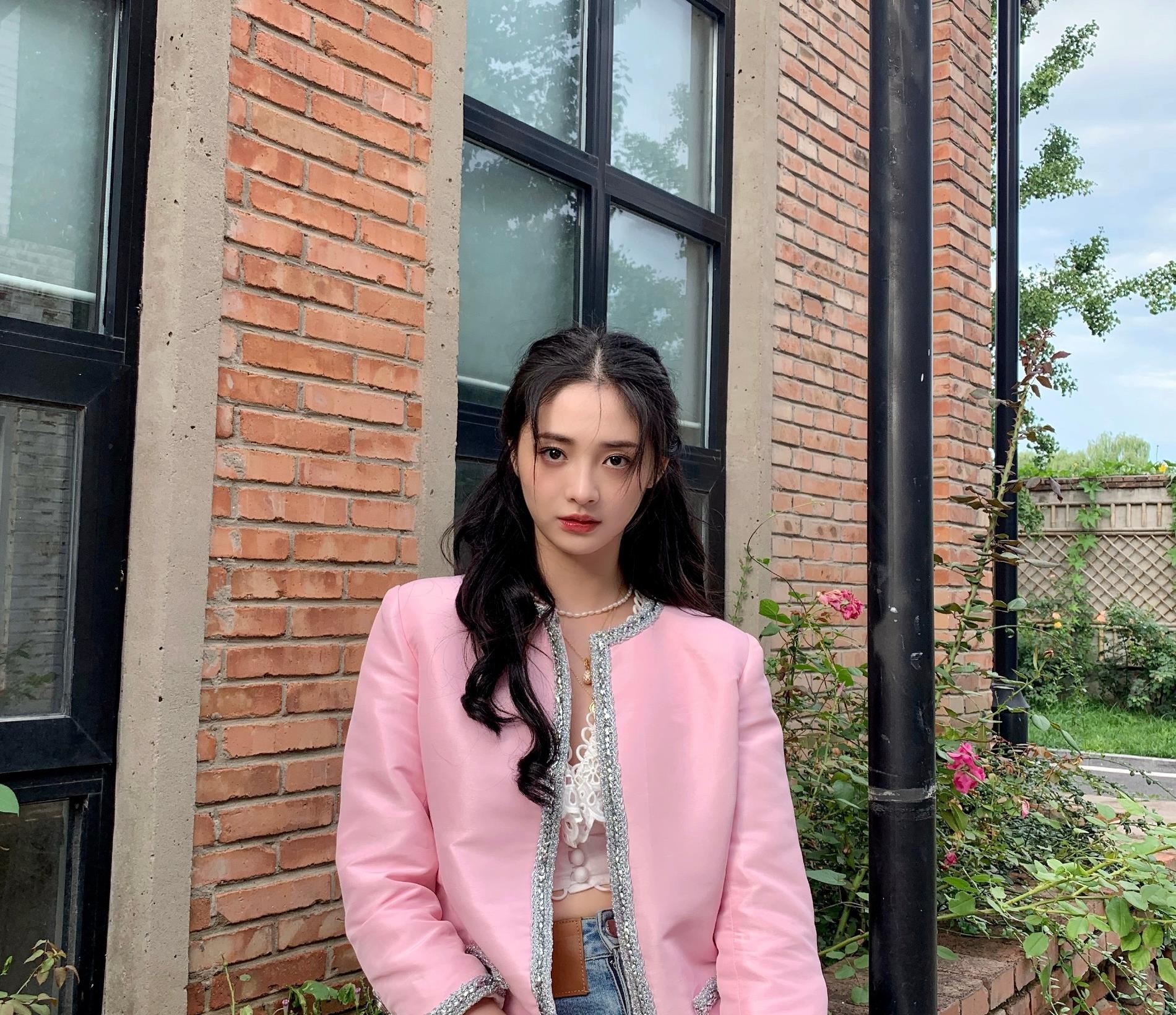 周洁琼粉色穿搭——甜美可爱,是甜心女孩没错了!