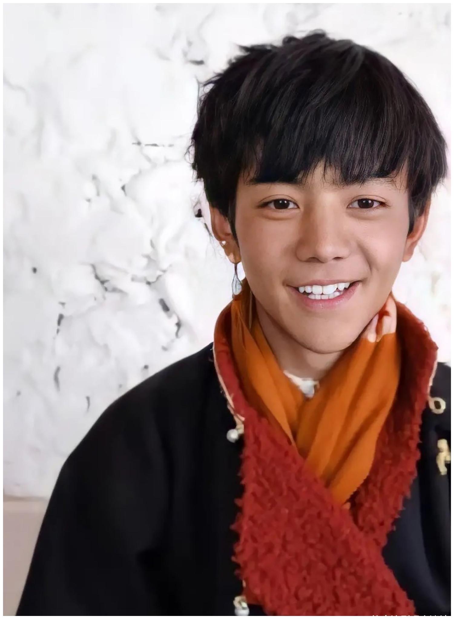 康巴汉子丁真签约公司后,账号首日吸粉超百万,土气视频被吐槽