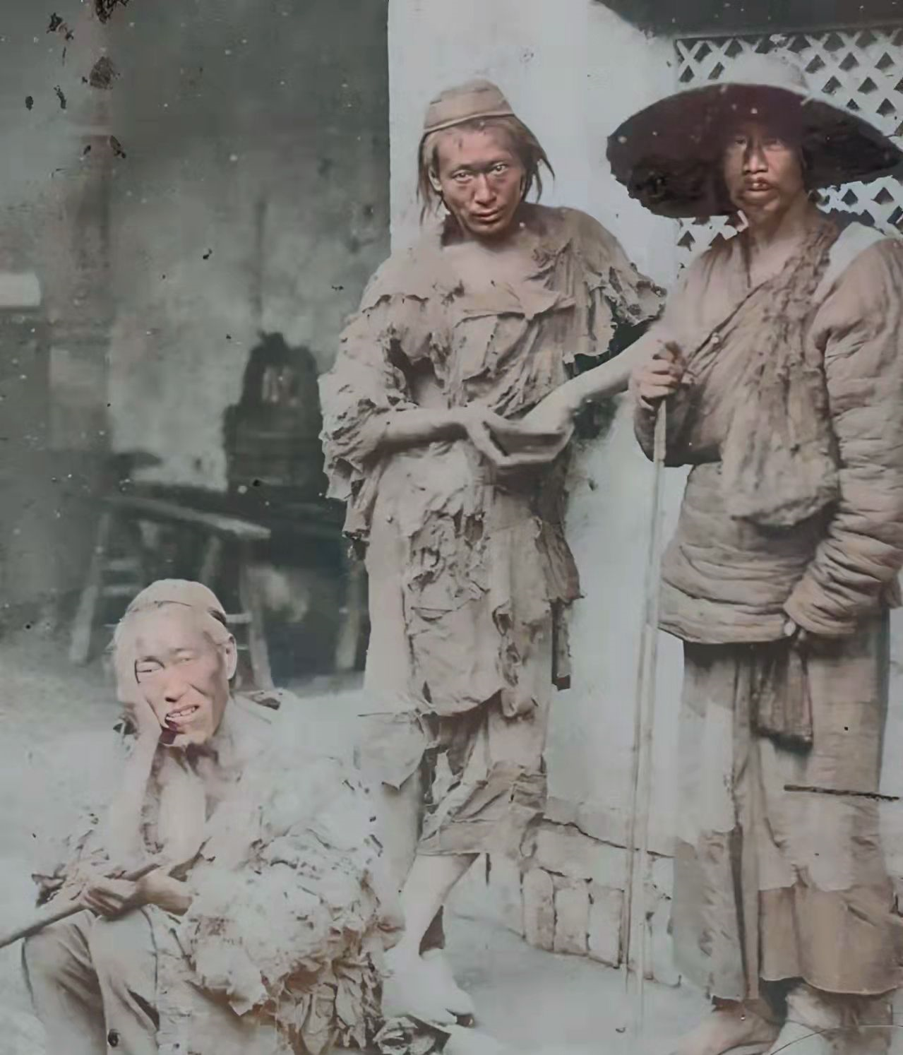 清朝时期乞丐的老照片,原来真实的乞丐和影视剧中的根本就不一样__财