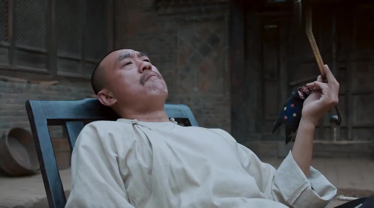白鹿原鹿子霖找人拆了白嘉轩的房嘉轩出来一句话众人不敢动了