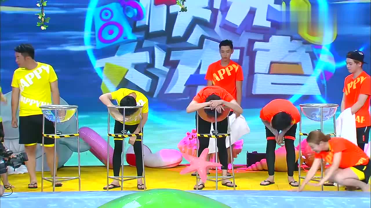 魏晨挑战极限水中憋气,从容淡定带着王者的气势,真的厉害了