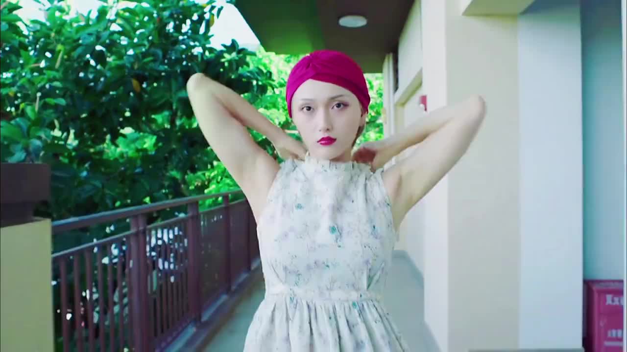 电影中快速换装有段位,你觉得哪个最牛?王者级伪装成美女真养眼