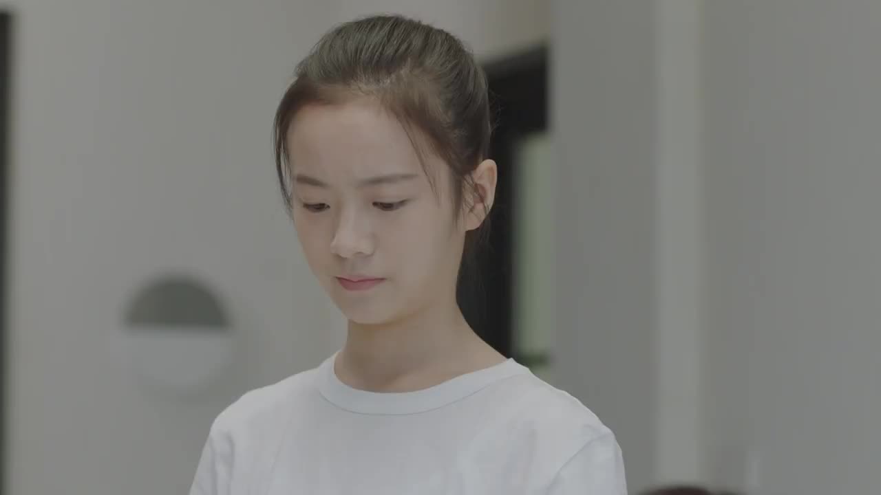 小欢喜女强人也有柔弱一面在英子面前卸下伪装宋倩哭成泪人