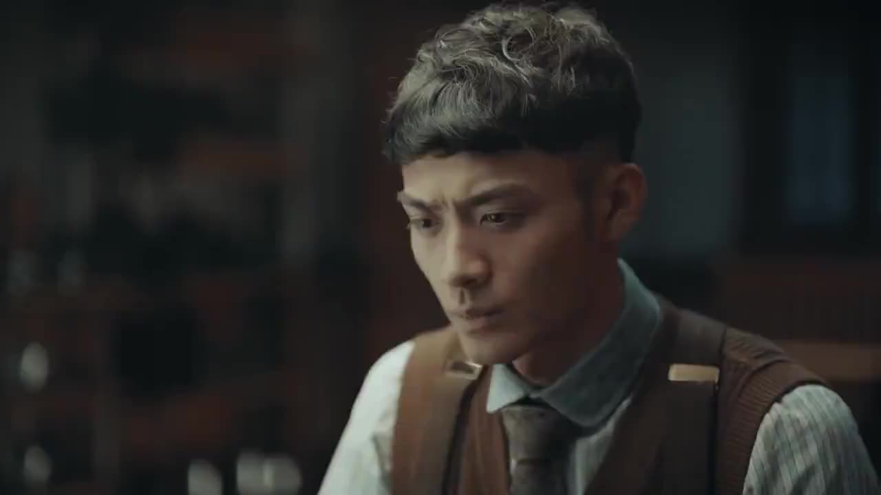 烈火军校黄松一个人出发去打生死拳在路上看见那五个人