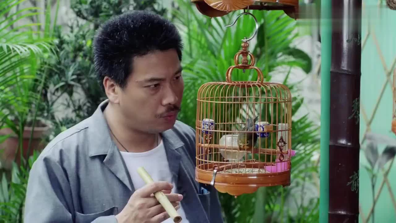 逃学威龙论抽烟只服达叔竹棍都能抽出烟来星爷想学都学不会