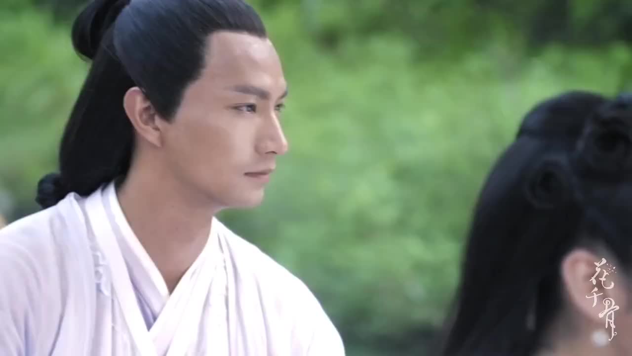 花千骨十一认真起来真可爱谁都不叮嘱唯独怕霓漫天搞破坏